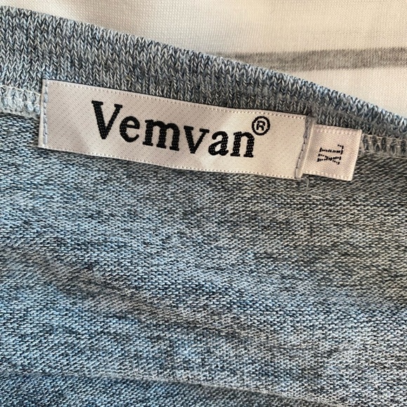 Vemvan Women's Long Sleeve Blue Color Block Round Neck Striped  Top Size XL - Picture 5 of 7